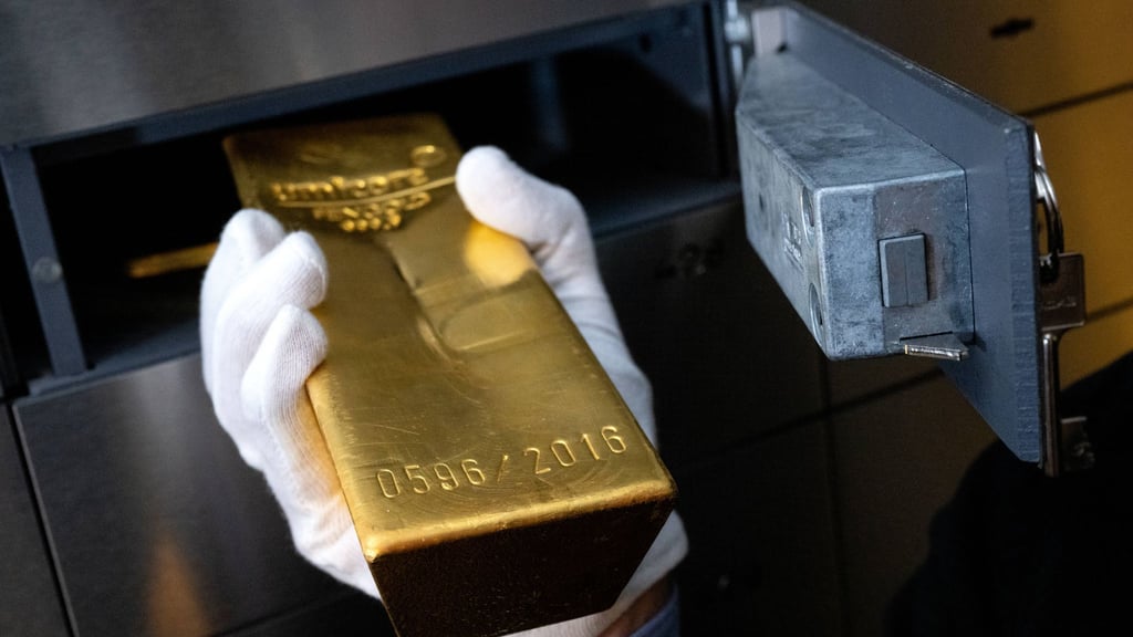 Goldbestand von Anlegern sinkt deutlich