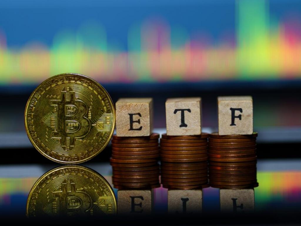 Bitcoin ETF Showdown: Between GBTC And IBIT, Who's Winning The Race?