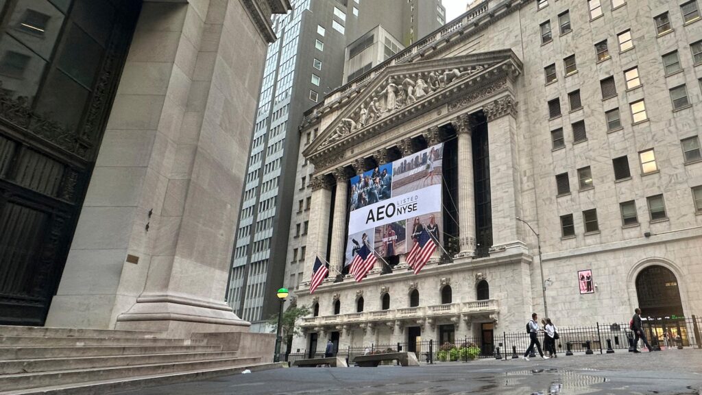 Stock market today: Wall Street stays stuck in place as it counts down to a rate cut