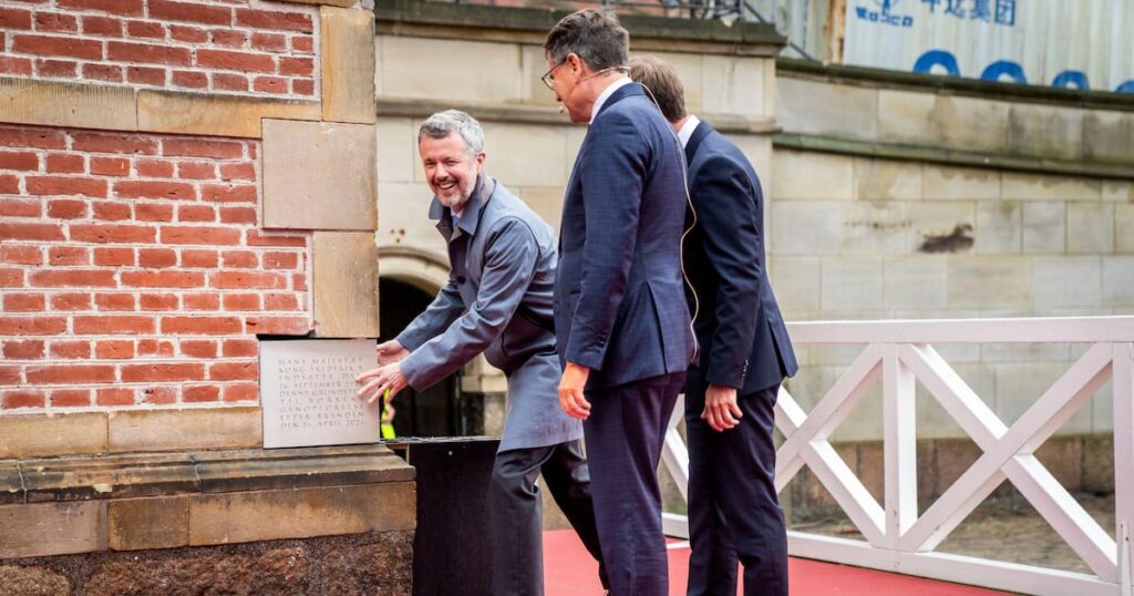 König Frederik läutet Wiederaufbau ein