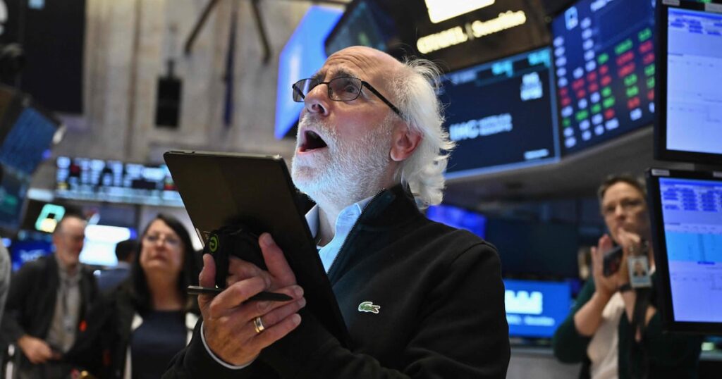 Global stocks tumble on disappointing US jobs data