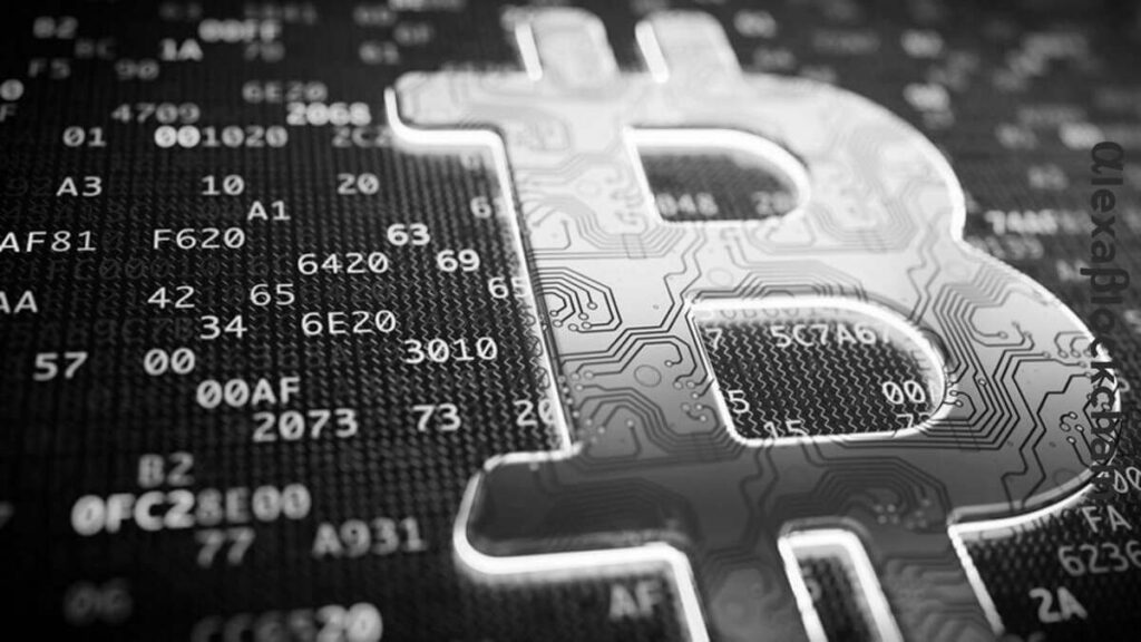 Bitcoin and Ethereum Slump Amid Macro Turmoil; Staking and Stablecoins Signal Resilience
