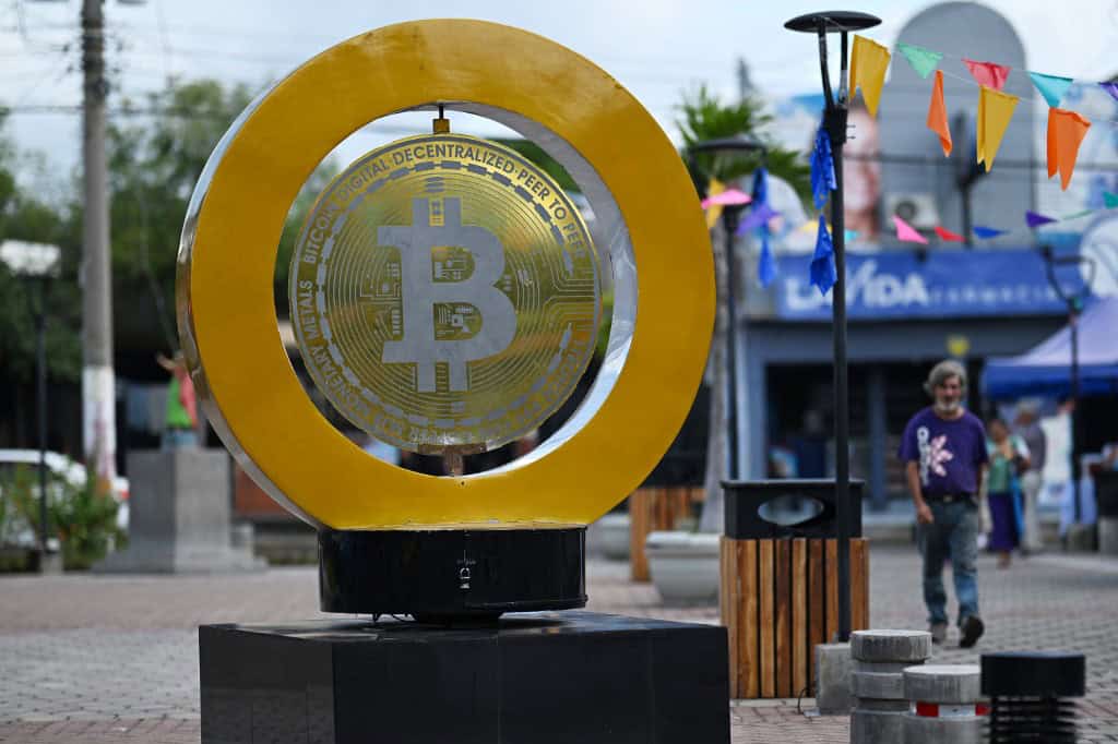 El Salvador Taxi Driver Turns Entrepreneur with Bitcoin