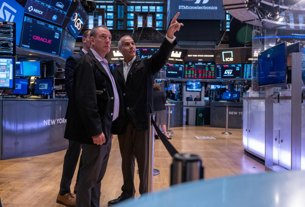 Stocks end banner week with big gains as jumbo Fed cut odds rise