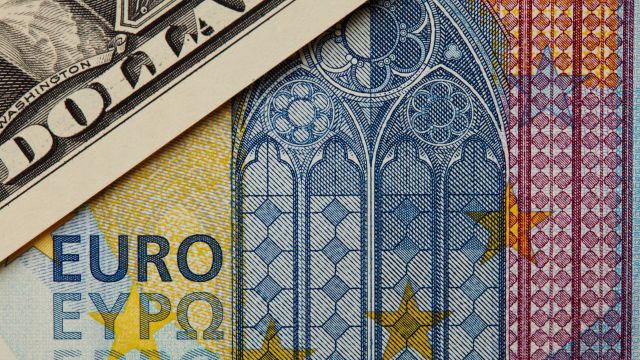 EUR/USD Analysis Today 10/9: Faces Pressure (Chart)