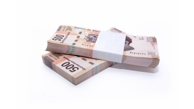 Pulls Back Against Peso (Chart)