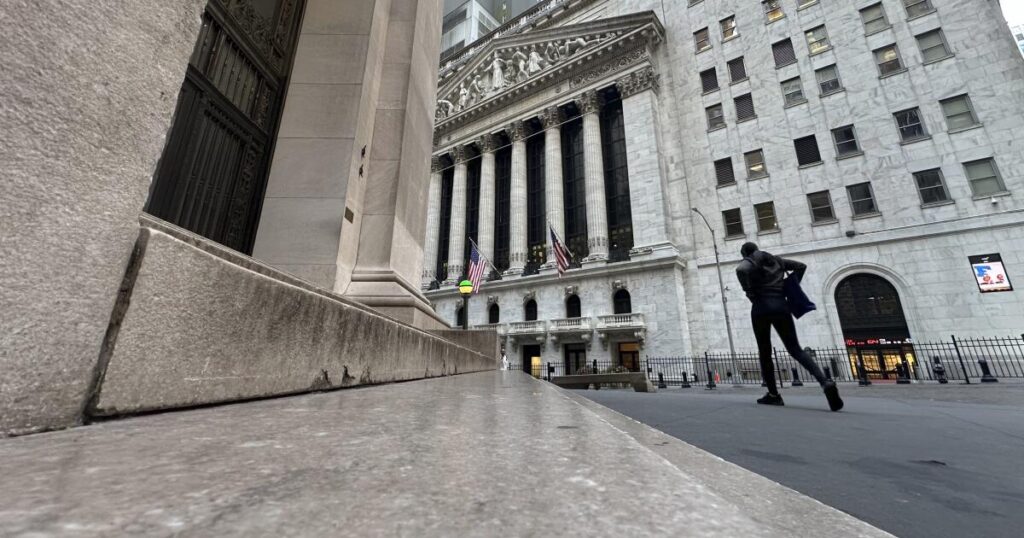 Wall Street rebounds after Hong Kong stocks fall sharply