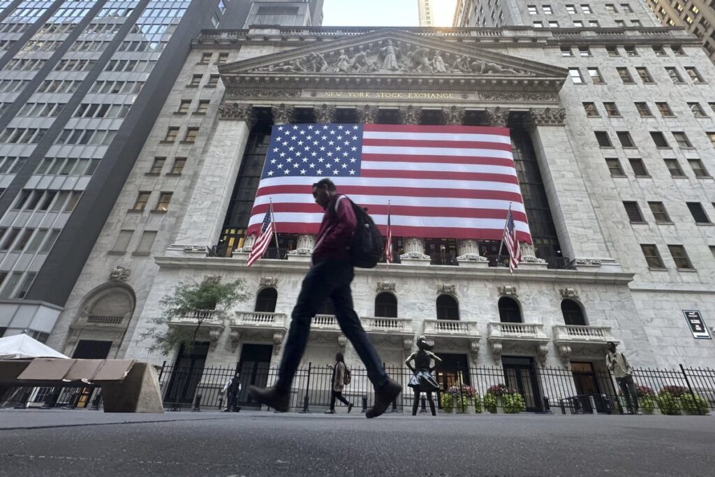 Stock market today: Wall Street reaches more records as banks rally