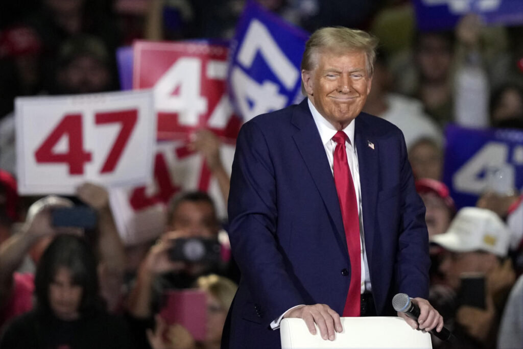 Trump's policies would jeopardize Social Security, report finds. 'Beyond irresponsible,' says one expert.