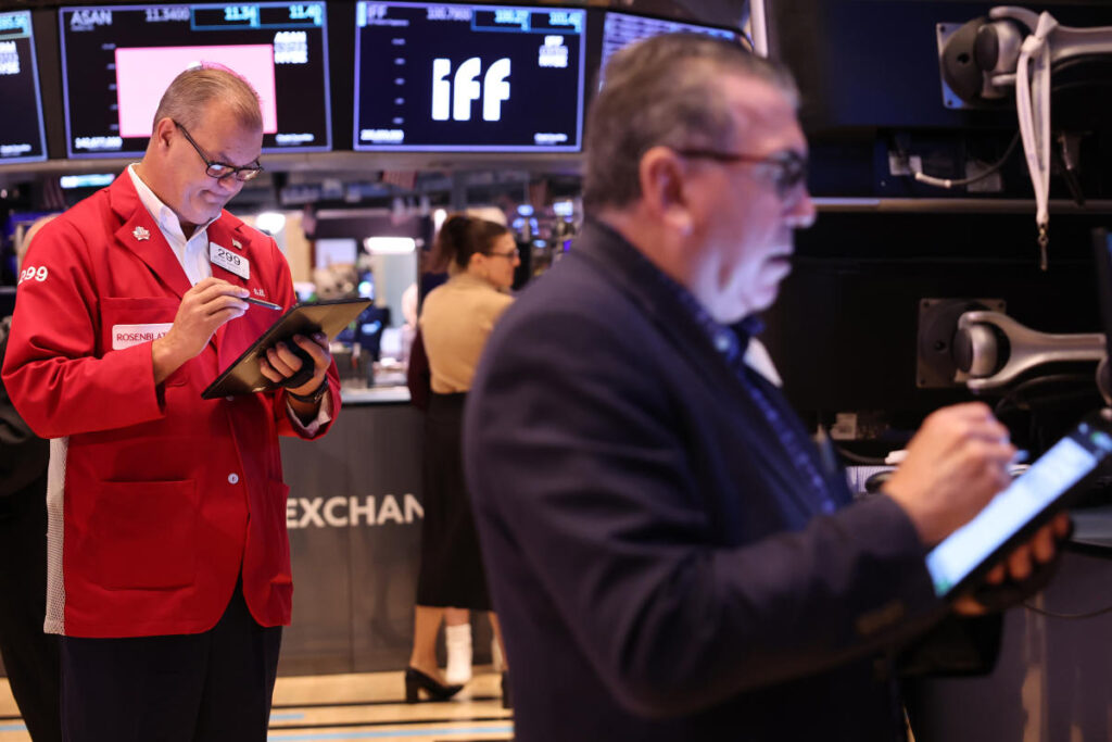 S&P 500 Rally Sputters as Banks, Bitcoin Get Hit: Markets Wrap