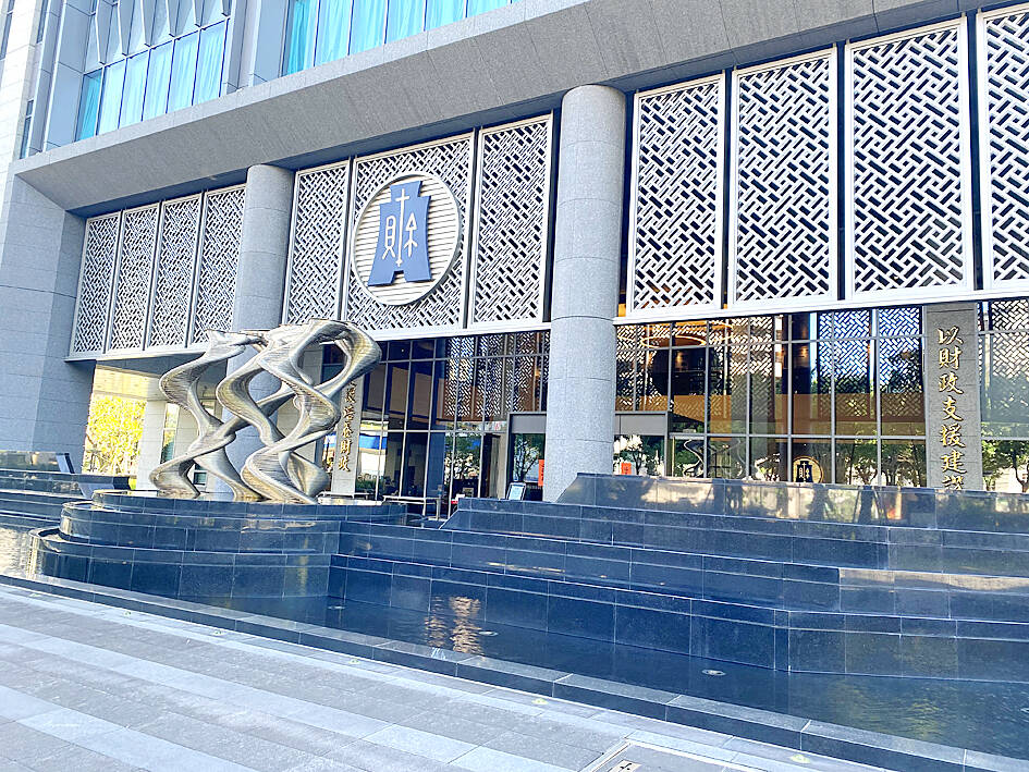 Tax revenue rises 27.4% to NT$423.4bn