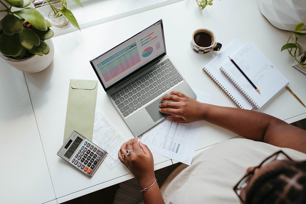 Top Financial Indicators Businesses Should Track in 2024