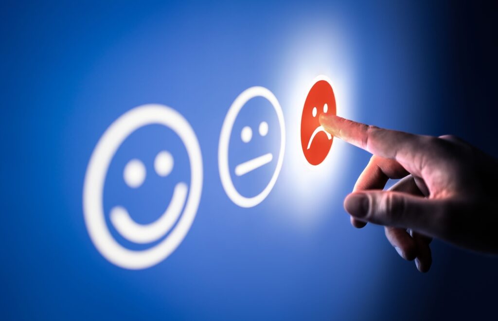The paradox between the macroeconomy and household sentiment