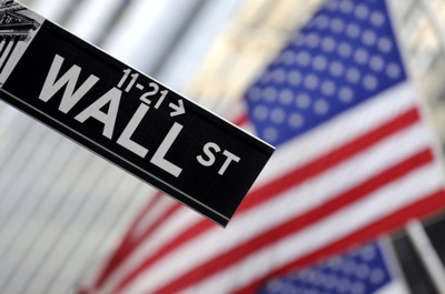 S&P 500, Nasdaq 100 - Wall Street Slides at the Open as Powell Hints at Modest Rate Cuts