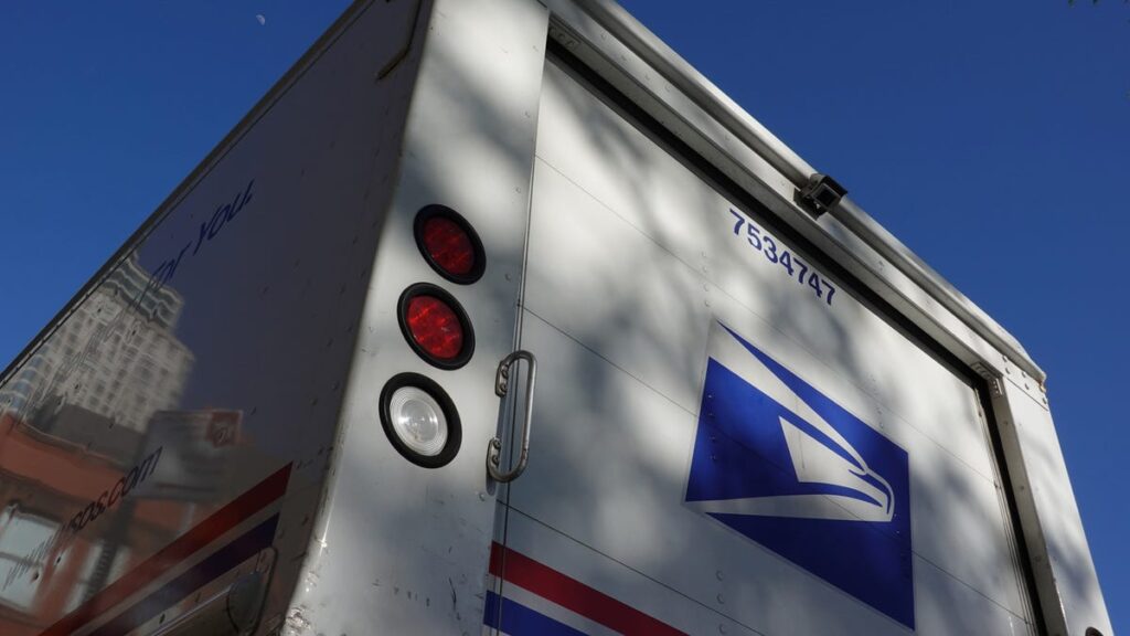 Banks, UPS, FedEx, stock market open on Veterans Day? What to know