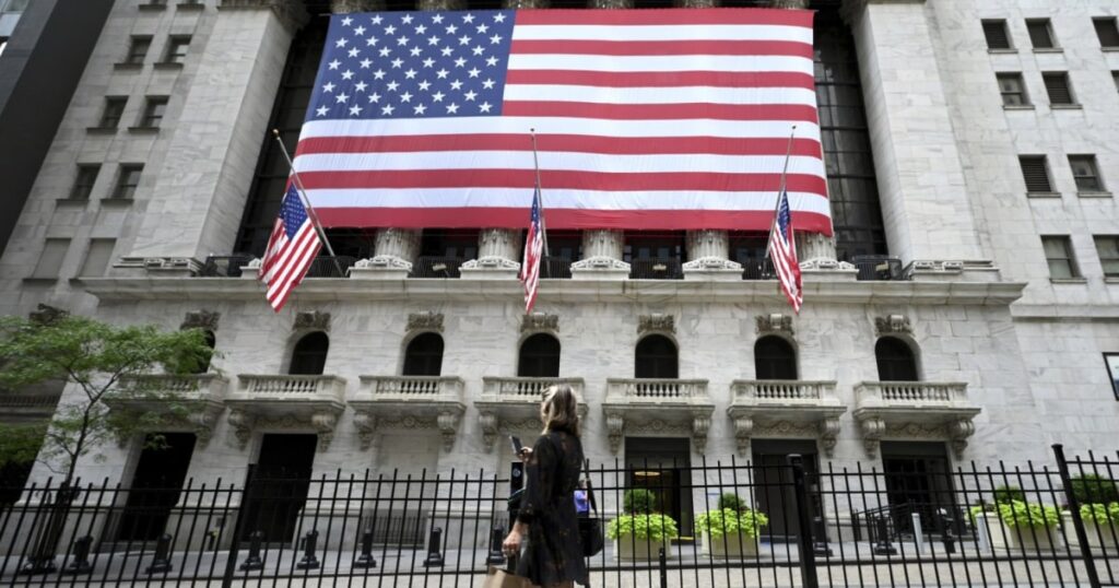 Stock market surges after Trump’s 2024 election win