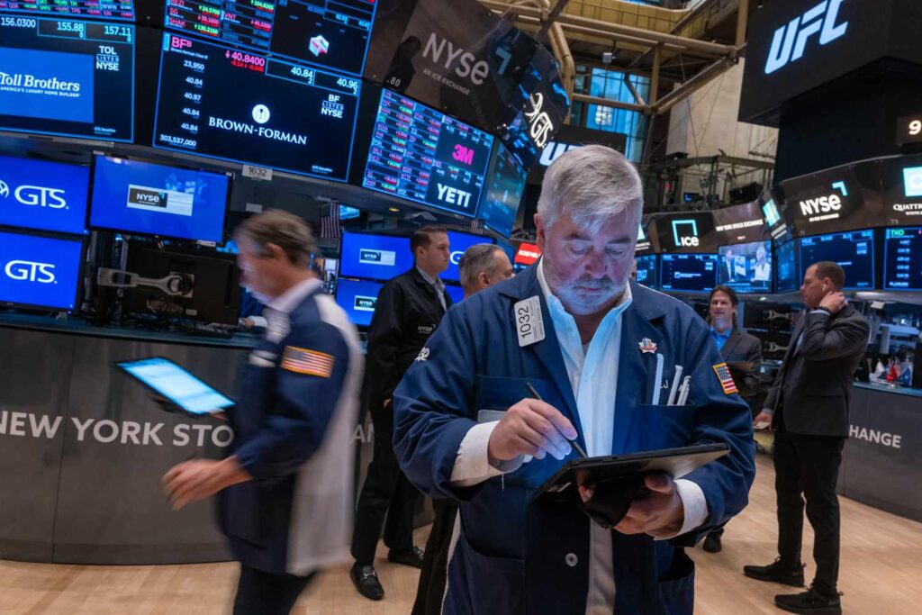 S&P 500, Nasdaq Rise as Market Looks to Recover From Last Week's Slide
