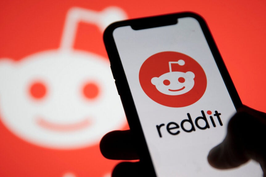 Reddit Tumbles 7% In Premarket Amid Advance's Stake Sale Announcement: Technicals Show Strong Support, But Selling Pressure Persists At Overbought Levels - Reddit (NYSE:RDDT)