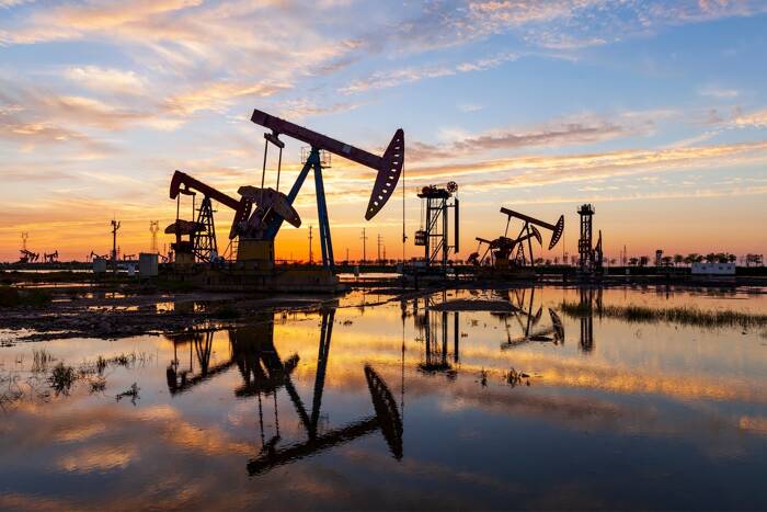 Oil, Natural Gas, USD/CAD Technical Analysis Following Ukraine Conflict Escalation