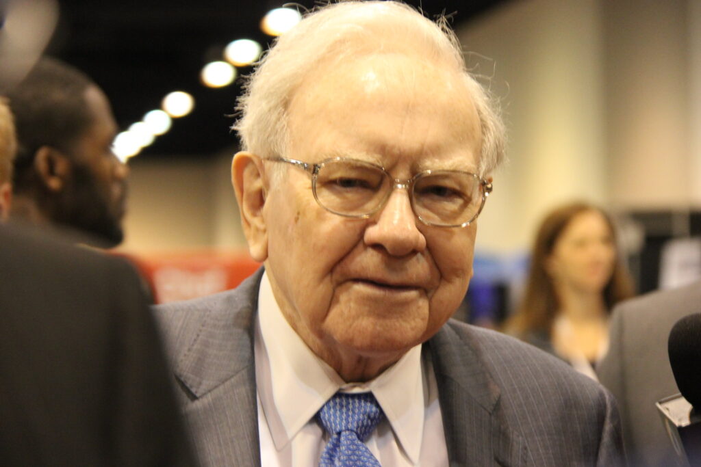 Prediction: Warren Buffett's Berkshire Hathaway Stock Will Outperform the S&P 500 in 2025